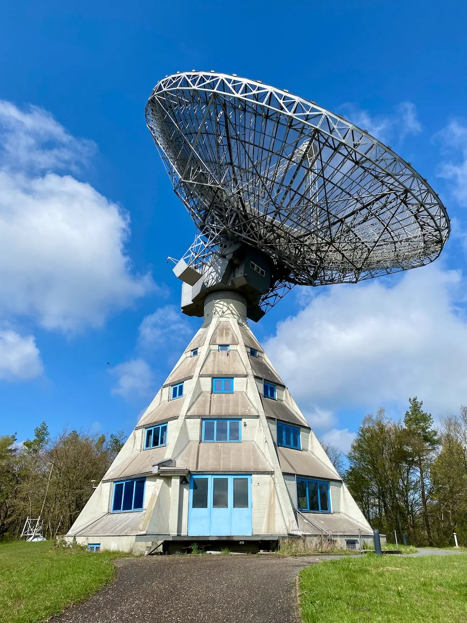Lennart Böhm at the historic Astropeiler Stockert 25 m dish.